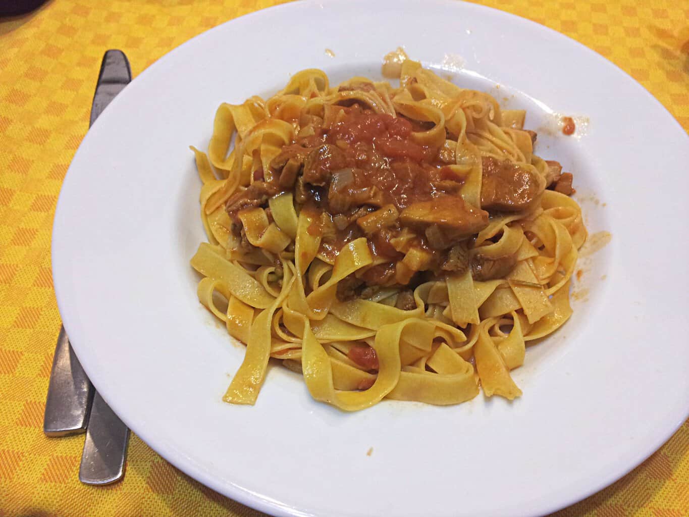 Tagliatelle al sugo di funghi Recette24